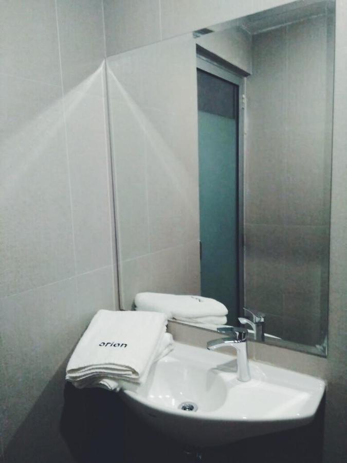 Orion Hotel Batam Экстерьер фото