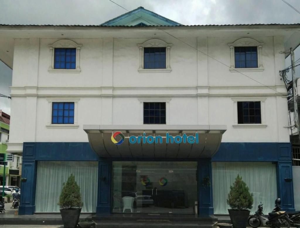 Orion Hotel Batam Экстерьер фото